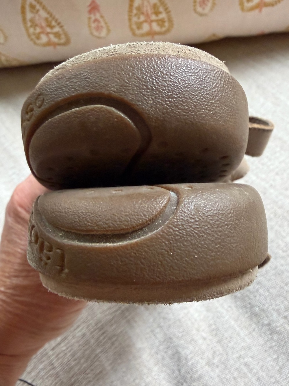 Taos "Good Times" Slip On Tan Leather Sandals. Women's Size: 6. - Picture 6 of 9